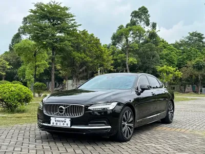 Volvo S90 · 2023 год