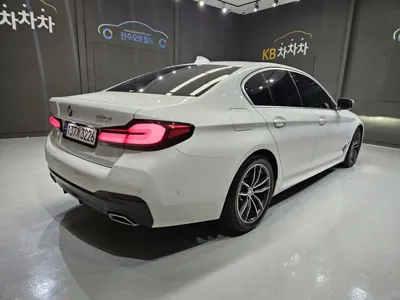 BMW 5-Series 2023, 80211 км, за 35500000 KRW