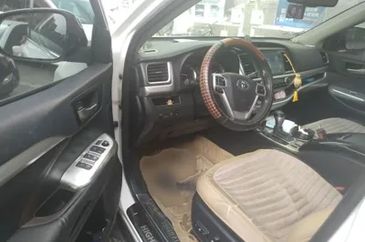 Toyota Highlander 2017, 79800 км, за 103005.74 CNY - фото 16