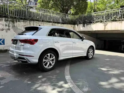 Audi Q3 2020, 46000 км, за 96800 CNY
