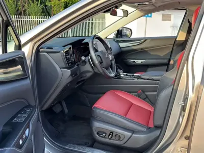 Lexus NX 2023, 45000 км, за 195799 CNY