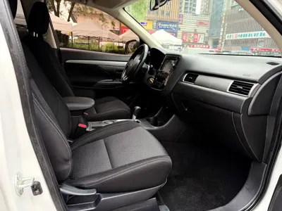 Mitsubishi Outlander (Import) 2016, 85000 км, за 39800 CNY - фото 10