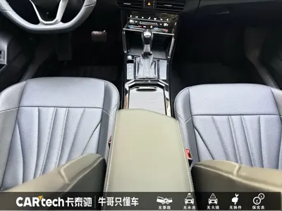 Volkswagen Passat 2025, 7800 км, за 126800 CNY - фото 13