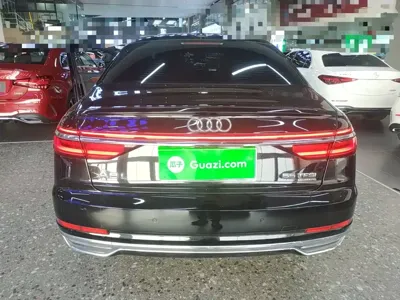 Audi A8 2019, 129900 км, за 299200 CNY