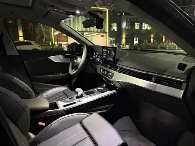 Audi A4L 2020, 40000 км, за 98000 CNY