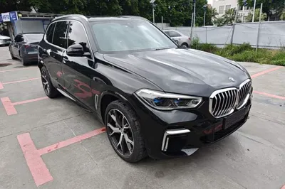 BMW X5 2022, 63400 км, за 389333.3 CNY