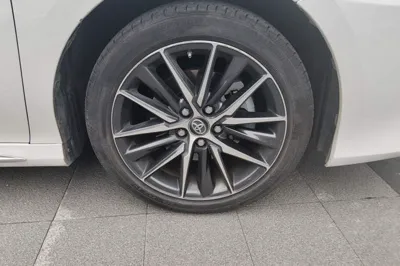 Toyota Camry 2023, 36200 км, за 142675.78 CNY - фото 8
