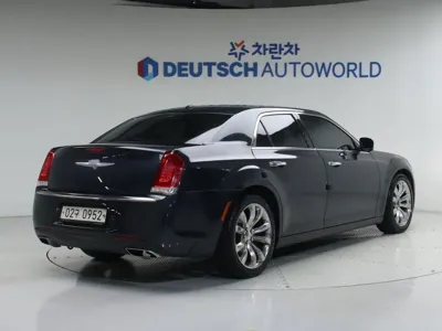 Chrysler 300C 2016, 65128 км, за 9800000 KRW - фото 2