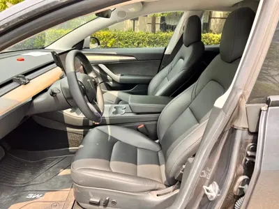Tesla Model 3 2021, 70000 км, за 115800 CNY