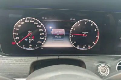 Mercedes-Benz E-Class 2019, 113699 км, за 179806.29 CNY - фото 12
