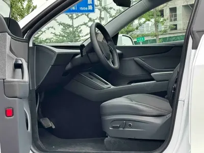 Tesla Model Y 2025, 17000 км, за 219800 CNY - фото 7