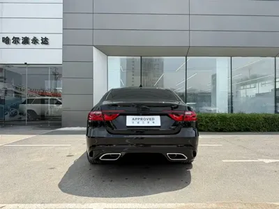 Jaguar XFL 2025, 10500 км, за 245799 CNY