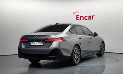 BMW 5-Series 2025, 9727 км, за 99990000 KRW