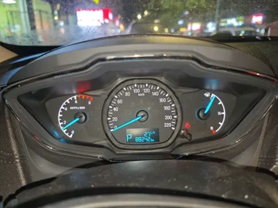 Ford Escort 2015, 88200 км, за 25627.64 CNY - фото 12