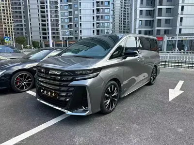 Toyota Vellfire · 2024 год