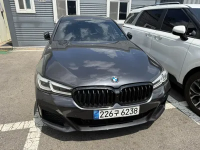 BMW 5-Series · 2022 год