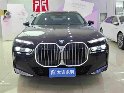 BMW 7 Series 2023, 25500 км, за 526000 CNY