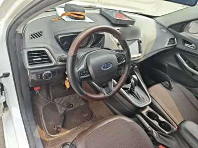 Ford Escort 2020, 67000 км, за 33800 CNY - фото 6