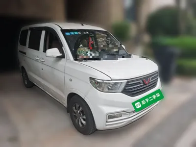 Wuling Hongguang V 2019, 79200 км, за 27178.28 CNY