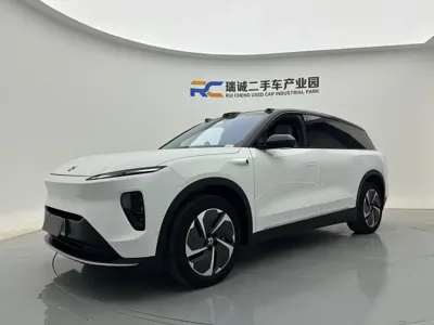 Nio ES8 · 2023 год