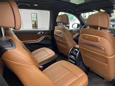 BMW X7 2023, 56000 км, за 588800 CNY - фото 10