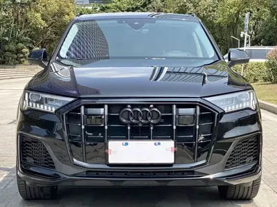 Audi Q7 2021, 70000 км, за 338000 CNY