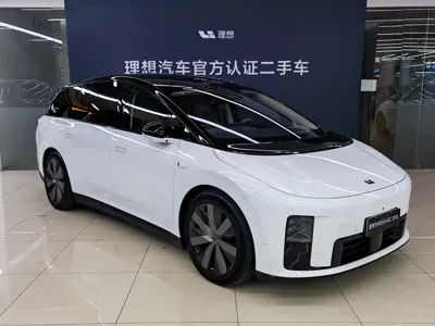 Li Auto 理想i8 2025, 13000 км, за 298800 CNY
