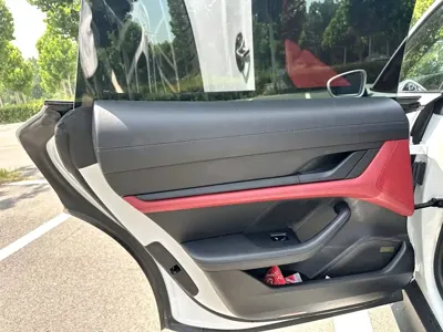 Porsche Taycan 2021, 35000 км, за 340800 CNY - фото 8
