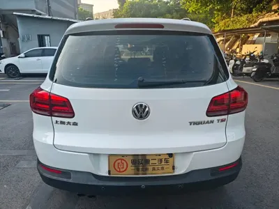 Volkswagen Tiguan 2015, 128000 км, за 27799 CNY