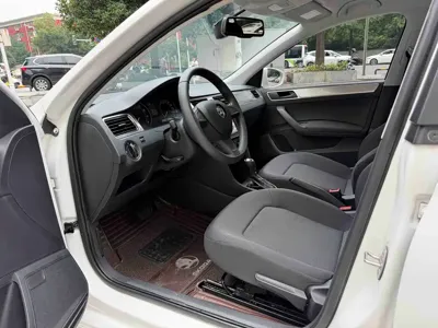 Skoda Rapid Spaceback 2016, 80000 км, за 22799 CNY - фото 8