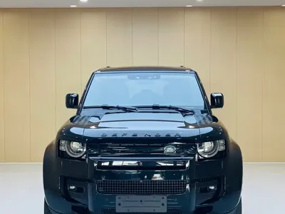 Land Rover Defender 2024, 18000 км, за 638000 CNY