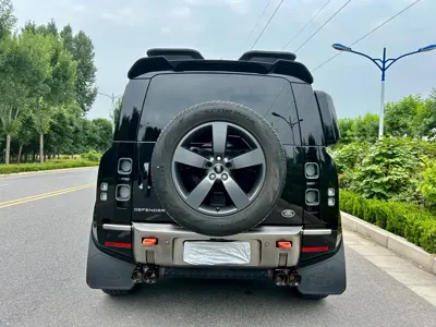 Land Rover Defender 2022, 300000 км, за 386800 CNY