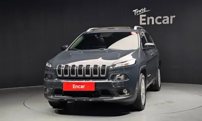 Jeep Cherokee 2017, 141996 км, за 7890000 KRW