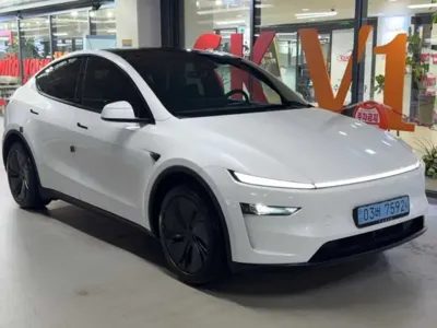 Tesla Model Y · 2026 год