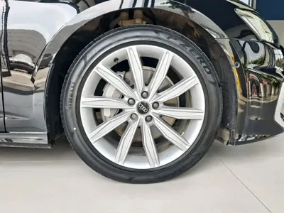 Audi A6L 2023, 51400 км, за 239899 CNY - фото 16