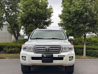 Toyota Land Cruiser 2015, 191000 км, за 296000 CNY