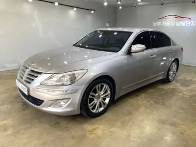 Hyundai Genesis · 2012 год