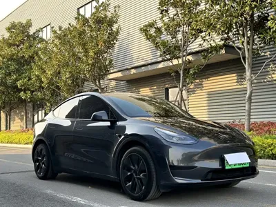 Tesla Model Y 2024, 43000 км, за 179800 CNY