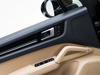 Porsche Cayenne 2022, 38000 км, за 483000 CNY - фото 17