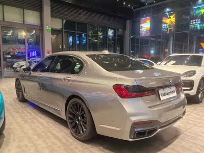 BMW 7 Series 2019, 97000 км, за 288000 CNY