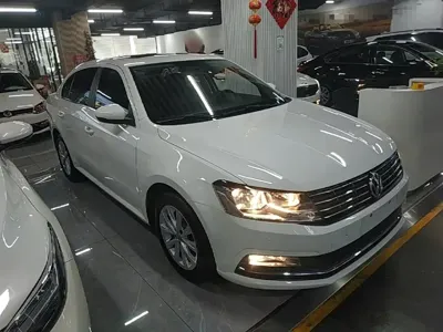 Volkswagen Lavida 2018, 54100 км, за 38800 CNY