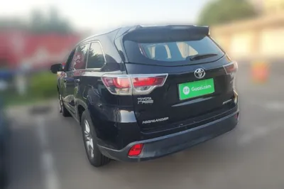 Toyota Highlander 2017, 112800 км, за 97602.05 CNY