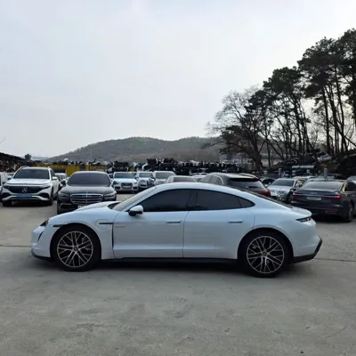Porsche Taycan 2023, 26975 км, за 87000000 KRW - фото 3