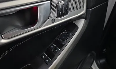 Ford Explorer 2022, 29820 км, за 34500000 KRW - фото 27