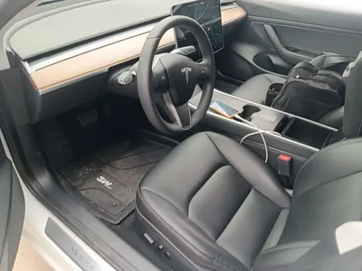 Tesla Model 3 2019, 66300 км, за 113974.75 CNY - фото 18