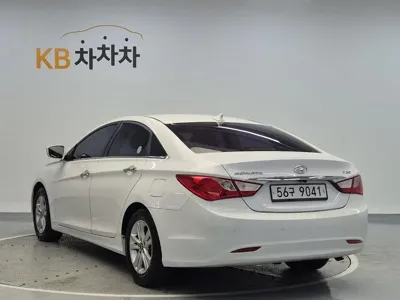 Hyundai Sonata 2012, 120708 км, за 3390000 KRW