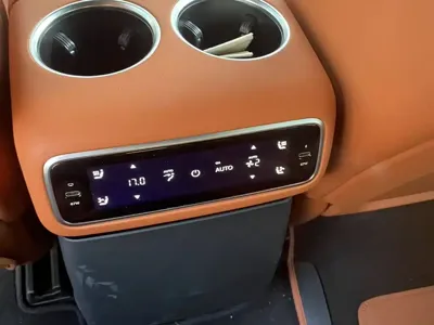 Li Auto Li L8 2025, 6000 км, за 279800 CNY