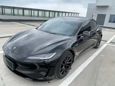 Tesla Model 3 · 2024 год