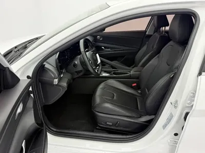 Hyundai Elantra 2023, 27000 км, за 94800 CNY - фото 21
