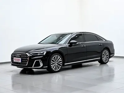 Audi A8 2025, 7500 км, за 569000 CNY